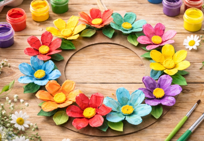 Blumenkranz aus Eierkarton basteln